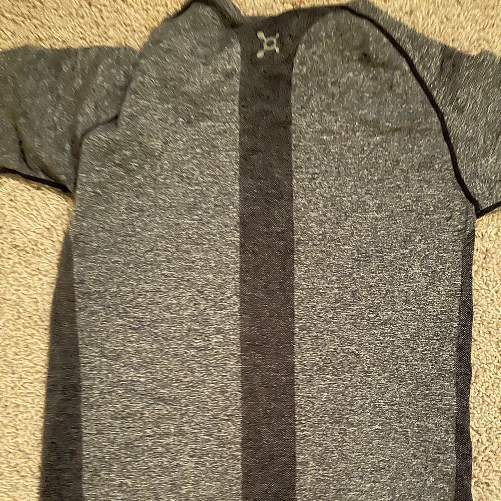 Mens size Medium Orangetheory shirt